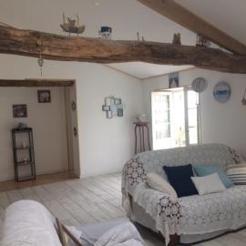 Maison familiale, hotel em Médis