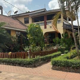 2 BR Apartm1-7mins to Airport, green environ