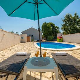 Holiday Home Podgradina 01