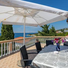 3 Bedroom Beautiful Apartment In Baric Draga, hotel in Barić Draga