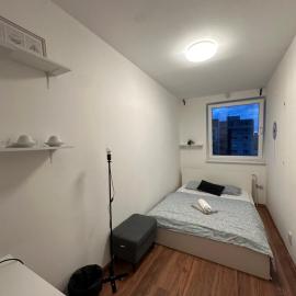 Room 1 km from center