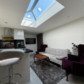 Bradenham에 위치한 호텔 CozyNest 2BR Modern Property with Parking