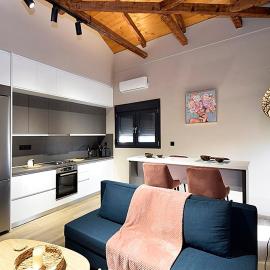 Politis Luxury Home, hotel em Lamía