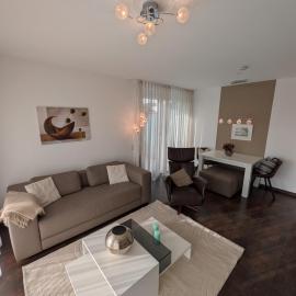 Schicke Ferienwohnung am Golfplatz โรงแรมในบัดเบลลิงเงน