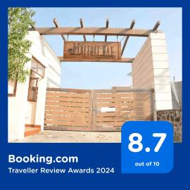 Exclusive 2BHK Private Beach Living, hotel a Chennai
