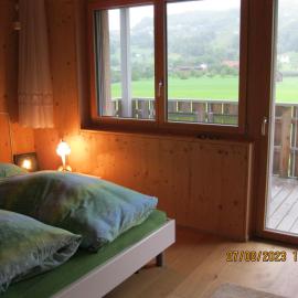 Holz100 Zimmer mit Rigiblick, Hotel in Steinen