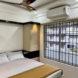 Ample Homes Spacious 2BHK Apartment - Near to AIMS, hotelli Kochissa