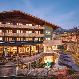 Hotel "Zum Ritter", hotel en Tannheim