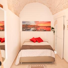 Room 20 - Piccola Camera in pietra bianca, hotel in Giovinazzo