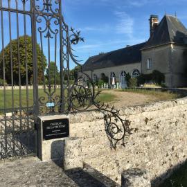The Orangery apartment, Chateau de la Trousse, hotel in Ocquerre