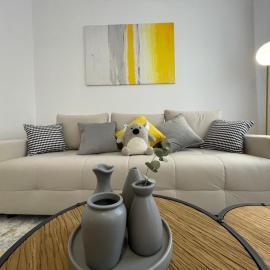 LUCKY STAYS LS01 - Vollausstattung - Zentrum - große Küche - 2 Zimmer - Smart-TV