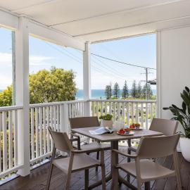 Noosa Gem in Peregian Beach - Ocean View - Steps to beach & village! Dog and family friendly