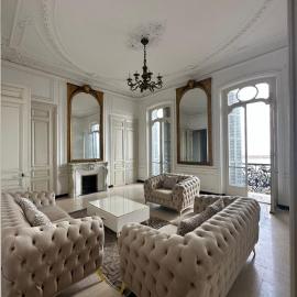 Très grand apartement hausmanien cœur du centre ville vu mer immédiate, hôtel à Kasbah