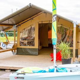 Safari tent Heeg 4 persons, hotel u gradu Heeg