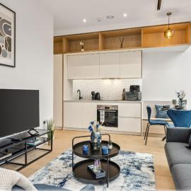 Luxury Apartment with Cinema Room, Gym, Parking and Game Room