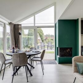 Bladkoning I Trendy Huisje met Openhaard, hotel a Zwiggelte