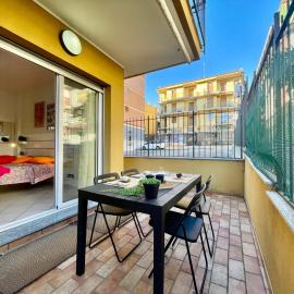 100 meters from the Sea, Free Parking, WiFi