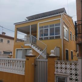 Casa a 200 metros de la playa 10 PAX, hotel en Almazora