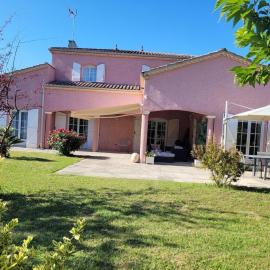 L'Oliviers Country house, hotel i Cadeilhan