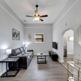 Spacious Bungalow, Modern, Cozy Comfort