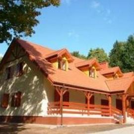 Dworek - Baza Noclegowa na Barbarce, hotel u gradu Torunj