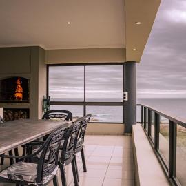 Welsh Whales - Pet Friendly - Seafront Retreat
