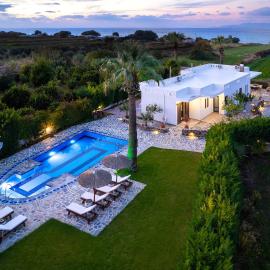 Villa Palmeras، فندق في Soroni