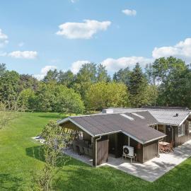 Gorgeous Home In Ans By With Wifi, hotel a Roe