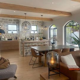 2 Riverside Oaks