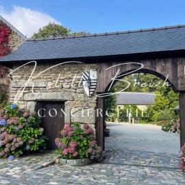 Le Cocon du manoir de Kerollivier, hotell i Saint-Gilles-Pligeaux