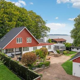 Lovely Home In Børkop With Kitchen, hotel di Børkop