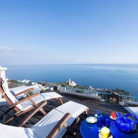 Perla nel blu, villa affacciata sul mare