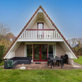 Nachtzwaluw I Huisje met Buiten Zitplek, hotel a Zwiggelte