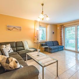 Schöne 3-Zimmer Ferienwohnung zentral & strandnah Seemöwe, hotel in Kühlungsborn
