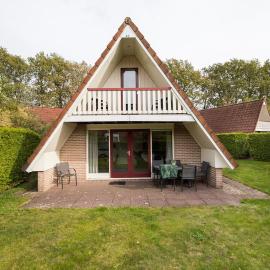 Tjiftjaf I Huisje met Uitzicht op Ruime Tuin, hotel i Zwiggelte