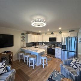 Ground Floor Condo Steps From The Beach Sanibel Island 3B1, hotel a Sanibel
