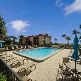 Step Out Onto The Beach From Your 1st Floor Sanibel Condo 4D1