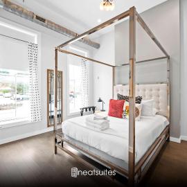 1BR with Parking - Walk to Convention Center & Stadiums