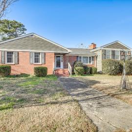 Waterfront Home w/ Deck & Yard in Hampton!