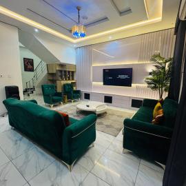 Hibiscus Empire, hotel din Ikota