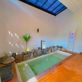 Playa La Barka Resort by Raminten, hotel a Moyudan