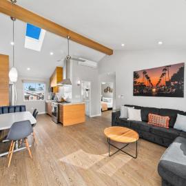 Modern Luxury 2BR Apt in Heart of Ocean Beach, hotel in San Diego