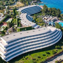 The Grand Blue Sky International - All Inclusive โรงแรมในคูซาดาซี
