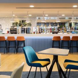 Hampton by Hilton London Gatwick Airport, hotel em Horley