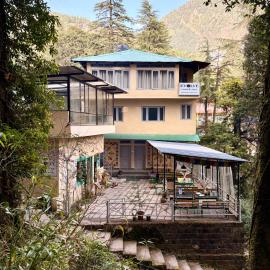 Eevolve Dharamkot - An Eco Hostel, Hotel in McLeod Ganj