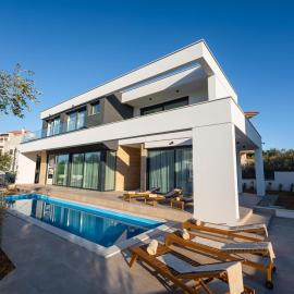Elegant Villa Cataleya with private pool and sauna