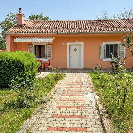 1 Bedroom Cozy Home In Knin, hotel in Vrbnik