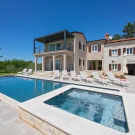 Villa Denis, хотел в (( Legovići ))