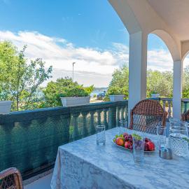 Awesome Apartment In Raslina, hotel i Raslina