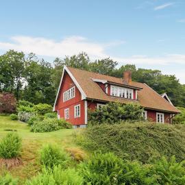 Nice Home In Båstad With Kitchen, hotel in Båstad
